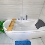 Qala Tranquil Escape - Stylish With Terrace & Ac Appartement *
