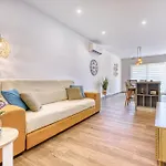 Qala Tranquil Escape - Stylish With Terrace & Ac