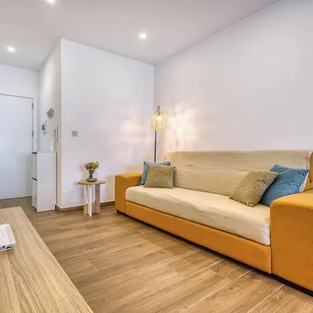 Tranquil Escape - Stylish With Terrace & Ac * Qala