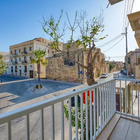 Tranquil Escape - Stylish With Terrace & Ac *