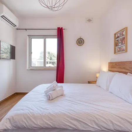 아파트 Tranquil Escape - Stylish With Terrace & Ac *